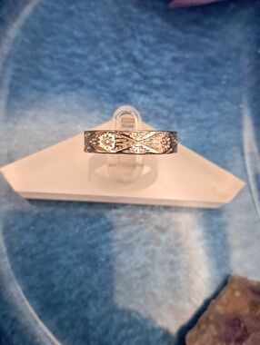 Unique Etched Band Statement Ring (Silvertone)